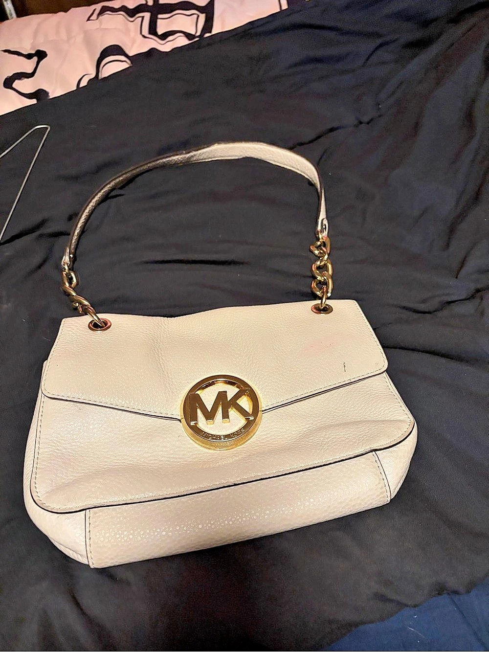 Michael Kors Greenwich Medium Flap Shoulder Bag in Cream